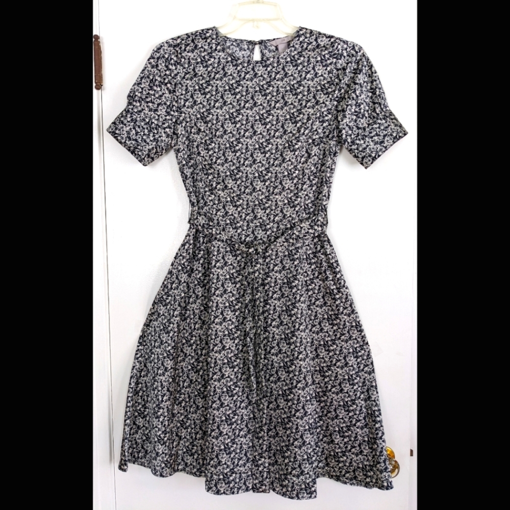 H&M Ditsy Floral A-line Dress Size Small